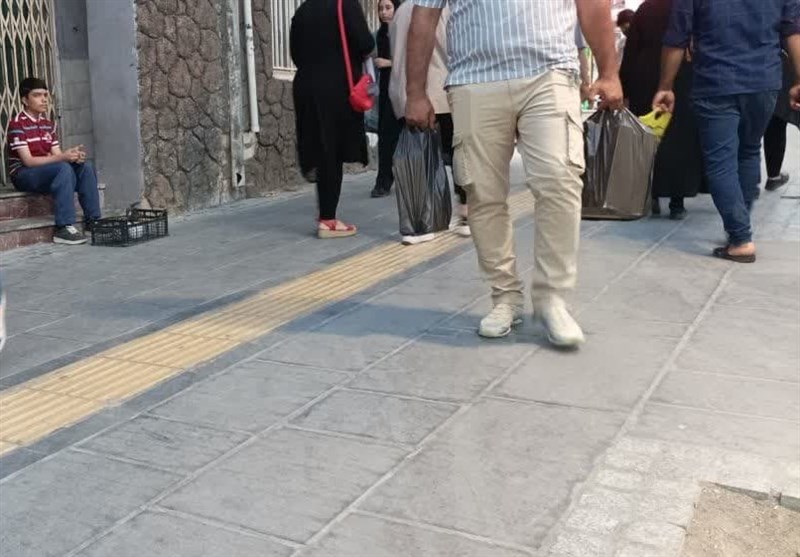 مشقِ حسابداری با فروشندگی در خیابان؛ گفتوگو با دو کودک کار در سنندج