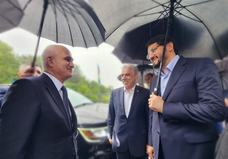 استقبال بذرپاش از معاون نخستوزیر آذربایجان در نقطه صفر مرزی + تصویر