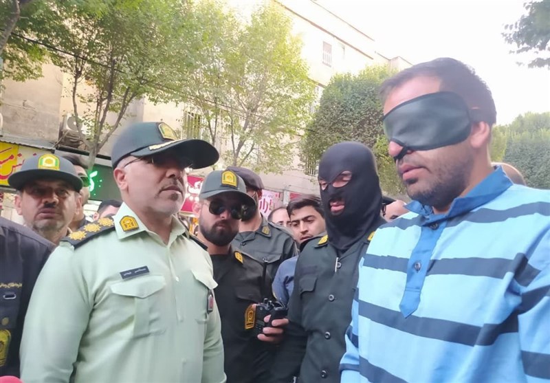 بازسازی صحنه جرم شرور قمه به دست در دولتآباد/ ابراز ندامت متهم پس از دستگیری + فیلم