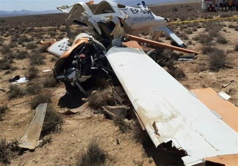 سقوط هواپیمای آموزشی در فرودگاه پیام با ۲ کشته/ "نقص فنی" علت سقوط هواپیما بود + تصاویر