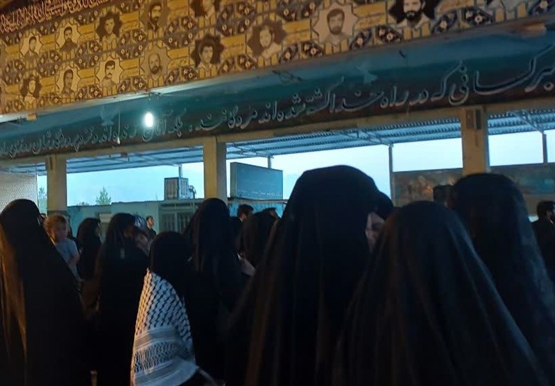 هتک حرمت بیت شهید مدافع حرم در کرمانشاه/هتاکان دستگیر شدند/ استاندار و مردم به منزل شهید رفتند