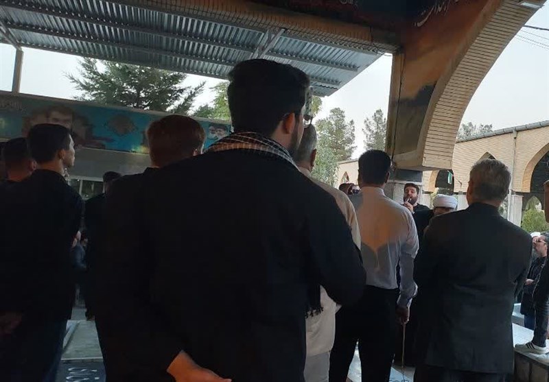 هتک حرمت بیت شهید مدافع حرم در کرمانشاه/هتاکان دستگیر شدند/ استاندار و مردم به منزل شهید رفتند