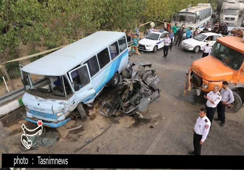 تصادف زنجیرهای در بزرگراه پیامبر اعظم(ص) مشهد با ۲ کشته و ۵ مصدوم + تصویر