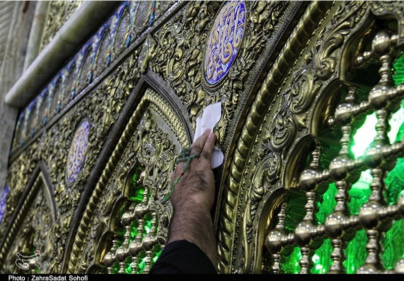 غبارروبی حرم حضرت معصومه(س) با حضور خبرنگاران
