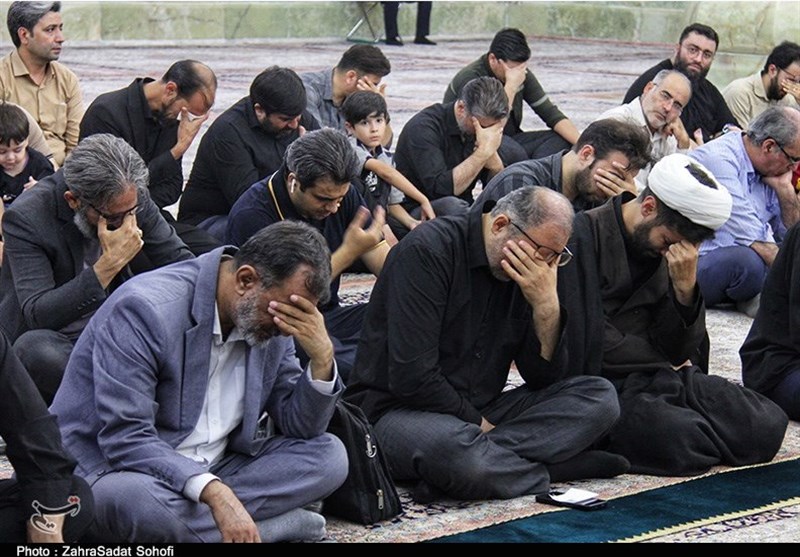 غبارروبی حرم حضرت معصومه(س) با حضور خبرنگاران