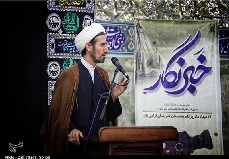 غبارروبی حرم حضرت معصومه(س) با حضور خبرنگاران