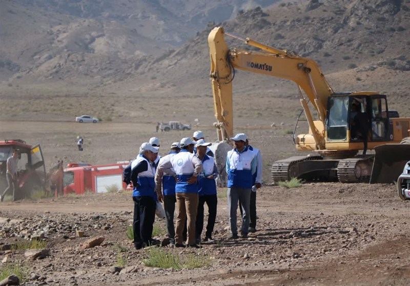 حضور ۱۱۰۰ نیروی عملیاتی در مانور مقابله با زلزله در استان مرکزی + تصویر