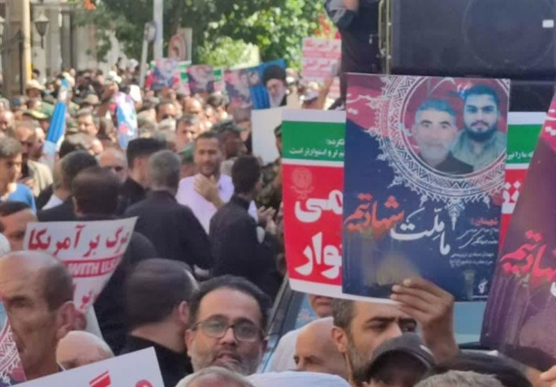 تشییع باشکوه ۲ شهید تروریستی حرم شاهچراغ (ع) در شیراز/ اعلام انزجار مردم از تروریستها + تصاویر