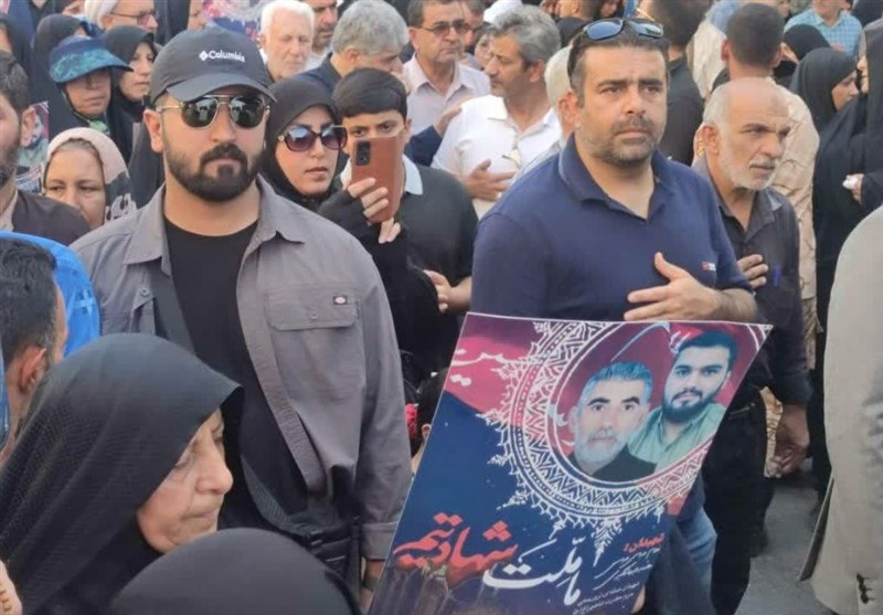 تشییع باشکوه ۲ شهید تروریستی حرم شاهچراغ (ع) در شیراز/ اعلام انزجار مردم از تروریستها + تصاویر