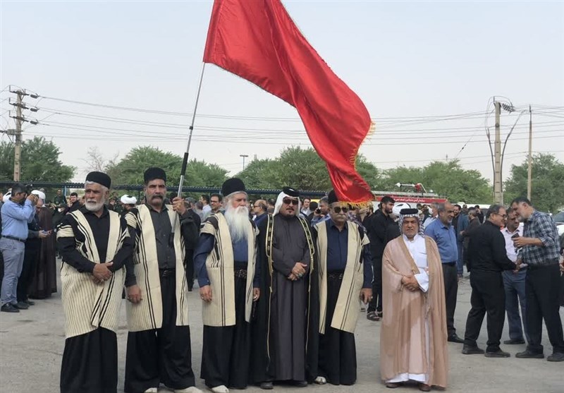 تشییع پیکر مادر شهید هاشمی در اهواز/ مادر در جوار فرزند شهیدش آرام گرفت + تصاویر