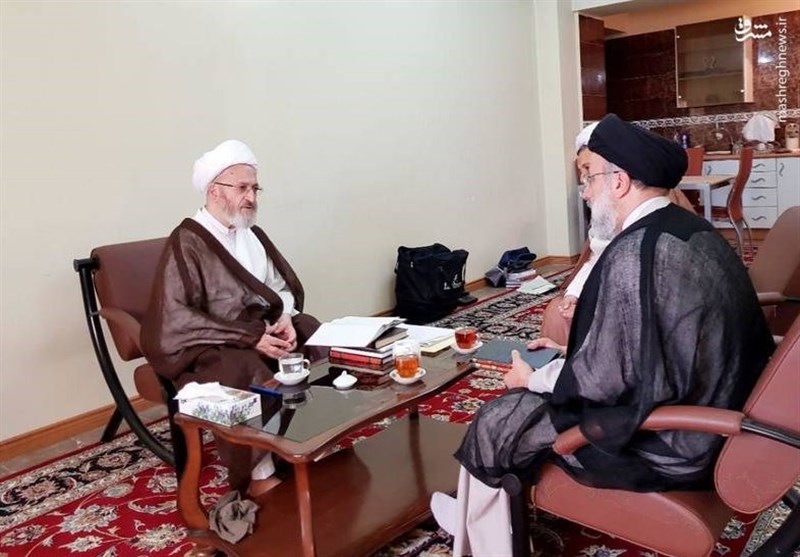 رئیس جمهور وارد قم شد/ گزارش رئیسی به مراجع تقلید از آخرین وضعیت کشور