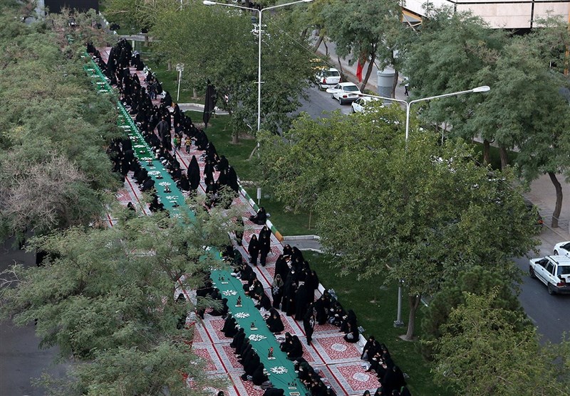 عزاداری دختران مشهدی پای سفره حضرت رقیه(س)+تصاویر