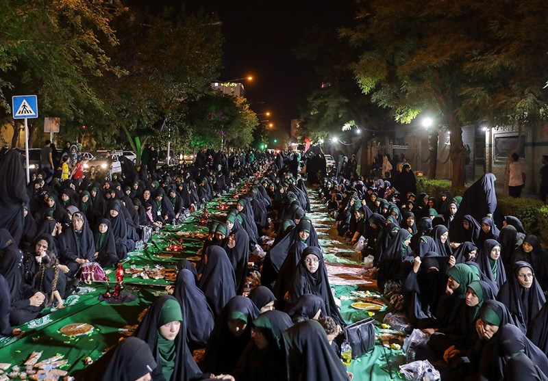 عزاداری دختران مشهدی پای سفره حضرت رقیه(س)+تصاویر