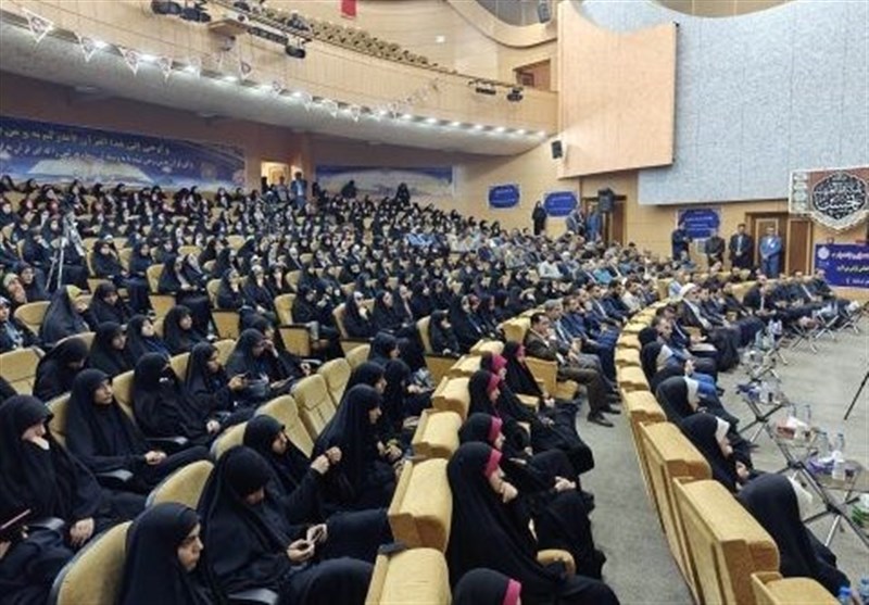 اختتامیه مسابقات سراسری قرآن دانشآموزی در کرمانشاه برگزار شد+تصویر