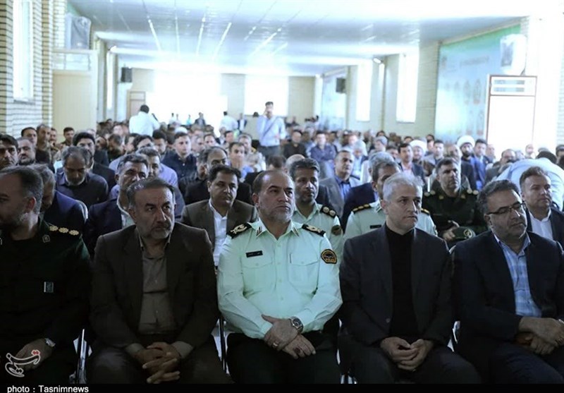 گلزار شهدضای کردستان غبارروبی و عطرافشانی شد + تصویر