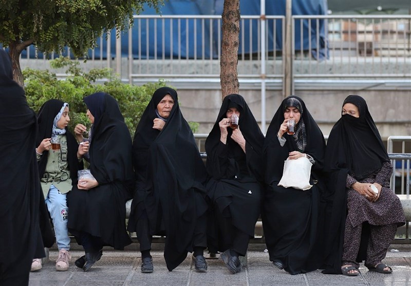 میزبانی از زائران اربعین در چایخانه حرم حضرت معصومه (س) + تصاویر