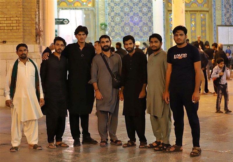 میزبانی از زائران اربعین در چایخانه حرم حضرت معصومه (س) + تصاویر