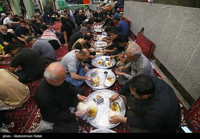 حبالحسین خادمان مازندرانی در کربلا/ خدماتدهی موکبهای دیار علویان به زائران اربعین