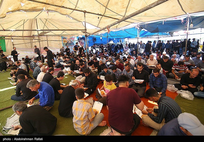 حبالحسین خادمان مازندرانی در کربلا/ خدماتدهی موکبهای دیار علویان به زائران اربعین