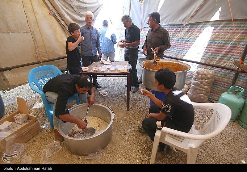 حبالحسین خادمان مازندرانی در کربلا/ خدماتدهی موکبهای دیار علویان به زائران اربعین