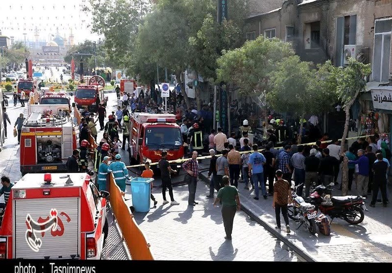 آتشسوزی مهیب در فروشگاه کیف و کفش خیابان طبرسی مشهد + تصاویر