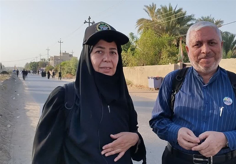 حضور پدر و مادر اولین شهید مدافع حرم ارتش در پیادهروی اربعین + فیلم