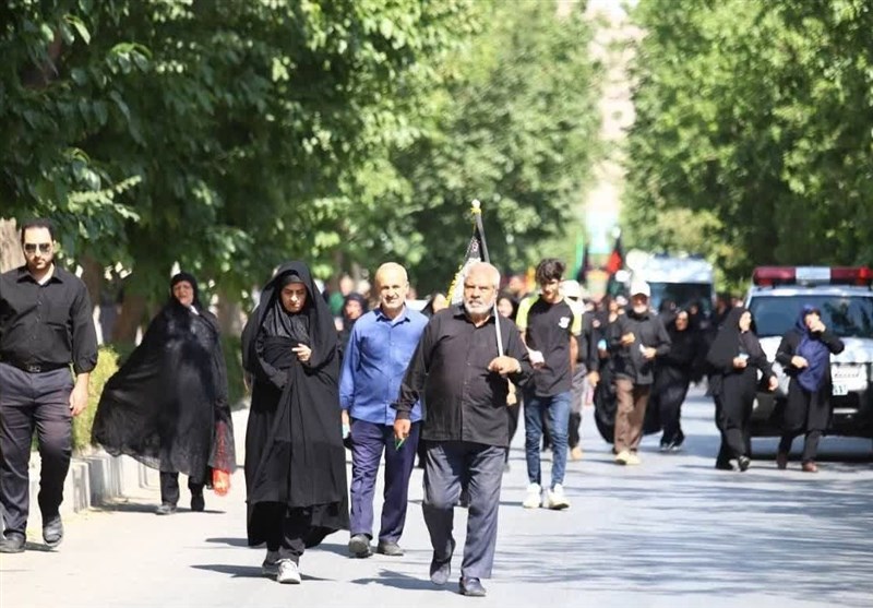 پیادهروی جاماندگان اربعین در چهارمحال و بختیاری / دلدادگی عشاق سیدالشهدا(ع) در روز اربعین + تصاویر