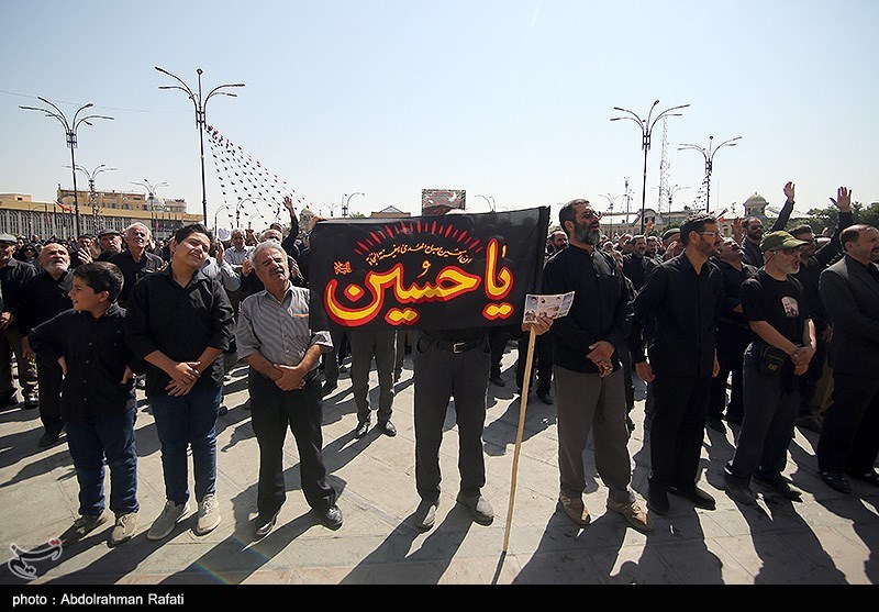 ابراز ارادت جاماندگان اربعین به سید و سالار شهیدان در دارالمومنین همدان + فیلم