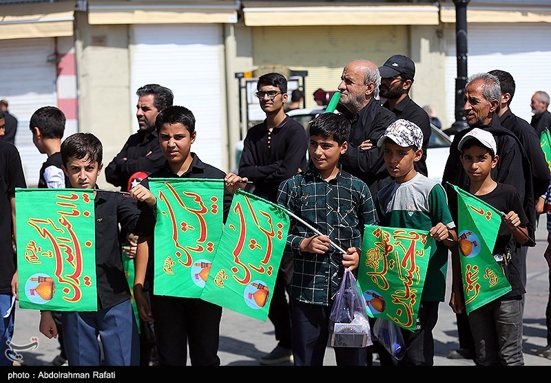 ابراز ارادت جاماندگان اربعین به سید و سالار شهیدان در دارالمومنین همدان + فیلم