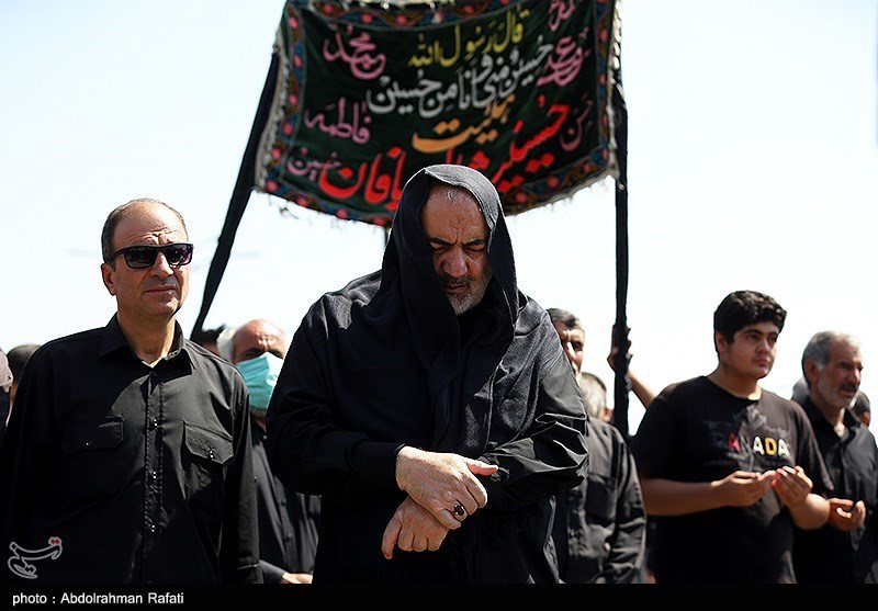 ابراز ارادت جاماندگان اربعین به سید و سالار شهیدان در دارالمومنین همدان + فیلم