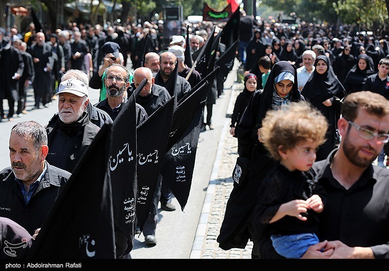 ابراز ارادت جاماندگان اربعین به سید و سالار شهیدان در دارالمومنین همدان + فیلم