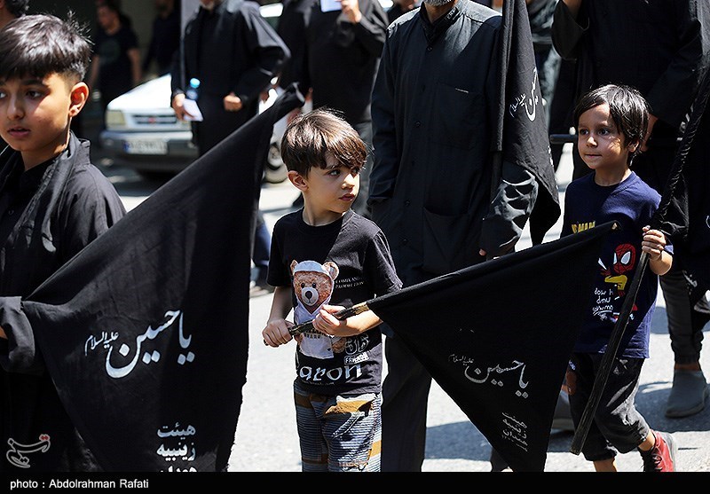 ابراز ارادت جاماندگان اربعین به سید و سالار شهیدان در دارالمومنین همدان + فیلم