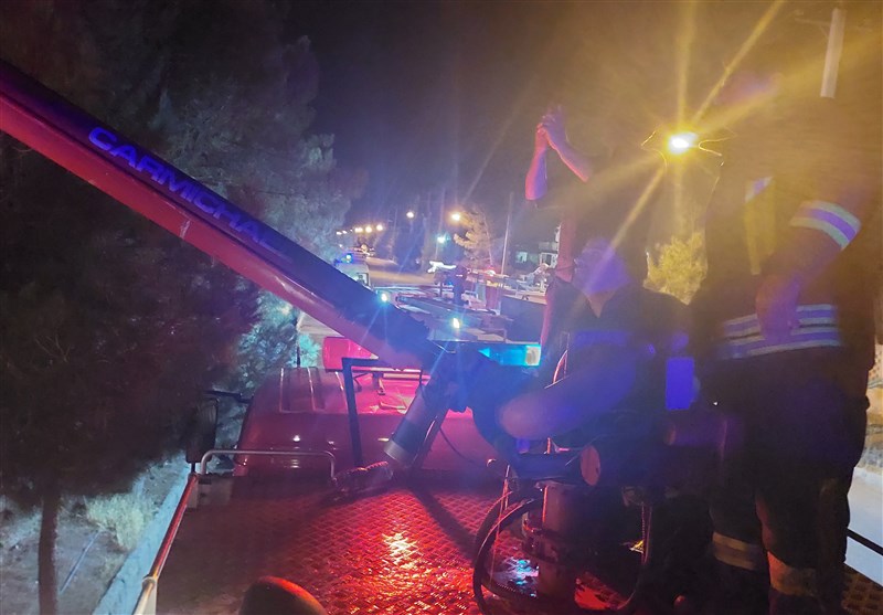 آتشسوزی در شهرک صنعتی یزد + فیلم