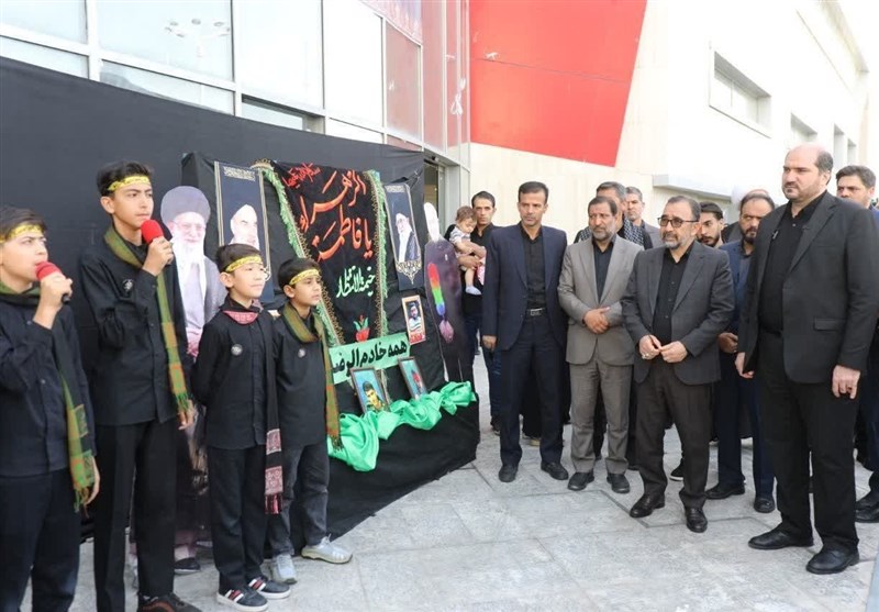 بازدید معاون رئیسجمهور از نحوه خدمترسانی به زائران در میدان شهدای مشهد