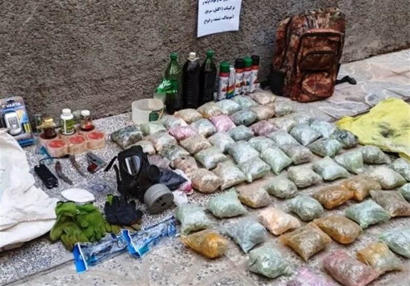 شناسایی کارگاه تولید بمب دستی در آبدانان/ کشف ۸۷ بمب دستی و صوتی آماده + تصویر