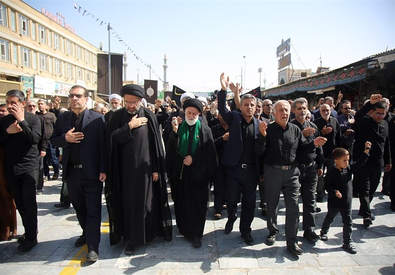 حال و هوای حرم مطهر حضرت معصومه (س) در سالروز شهادت برادر/ قم غرق در عزا و ماتم شد