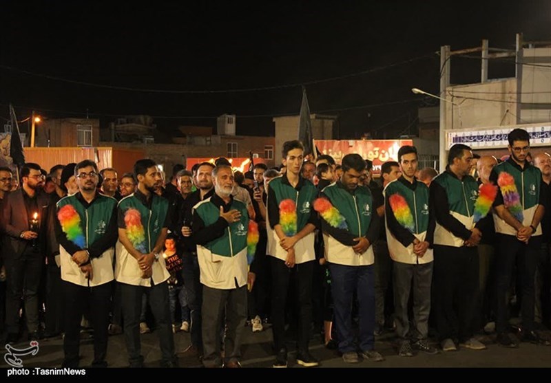 آیین شمعگردانی شام غریبان شهادت امام رضا(ع) در کاشان برگزار شد + تصویر