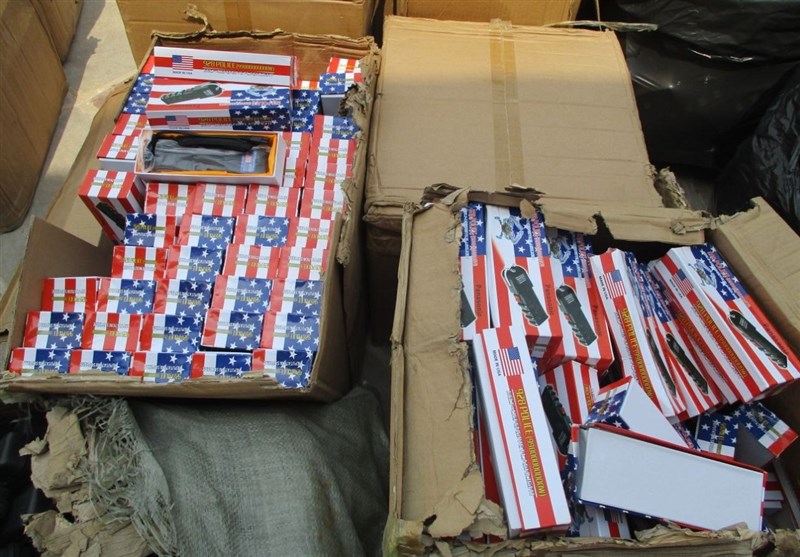 کشف محموله بزرگ سلاحهای آمریکایی ویژه آشوب و اغتشاش در خلیج فارس/ توقیف ۶ هزار شوکر قبل از پخش + تصاویر