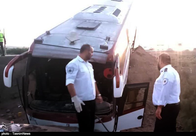 سقوط یک دستگاه اتوبوس در ایوانکی با ۲۸ مصدوم + تصویر