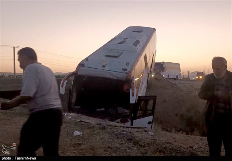 سقوط یک دستگاه اتوبوس در ایوانکی با ۲۸ مصدوم + تصویر