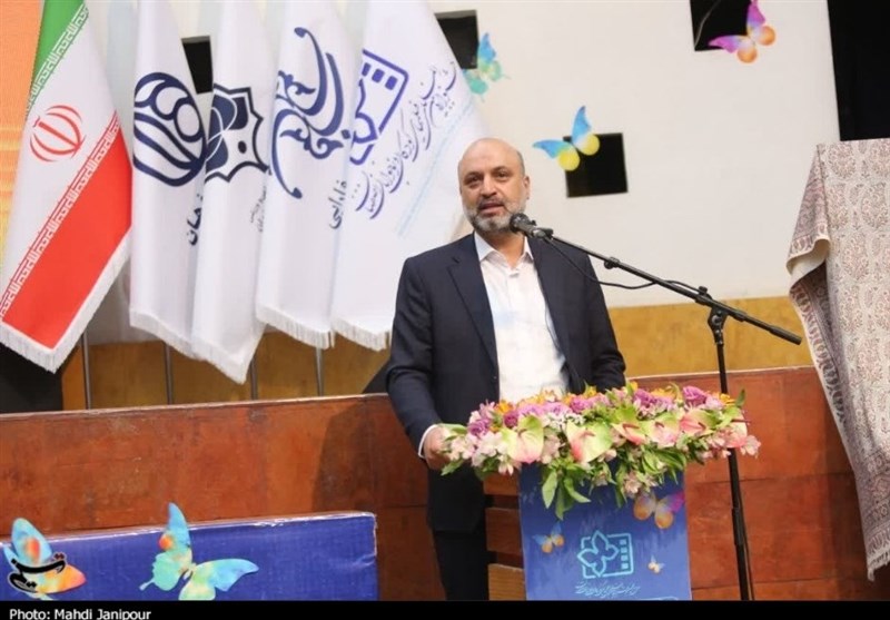 رونمایی از پوستر سیوپنجمین جشنواره بینالمللی فیلمهای کودکان و نوجوانان در اصفهان