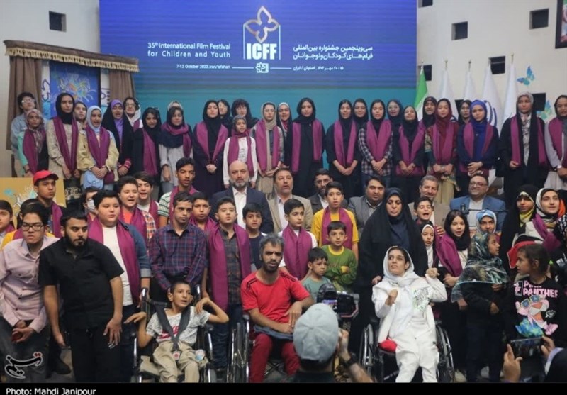 رونمایی از پوستر سیوپنجمین جشنواره بینالمللی فیلمهای کودکان و نوجوانان در اصفهان