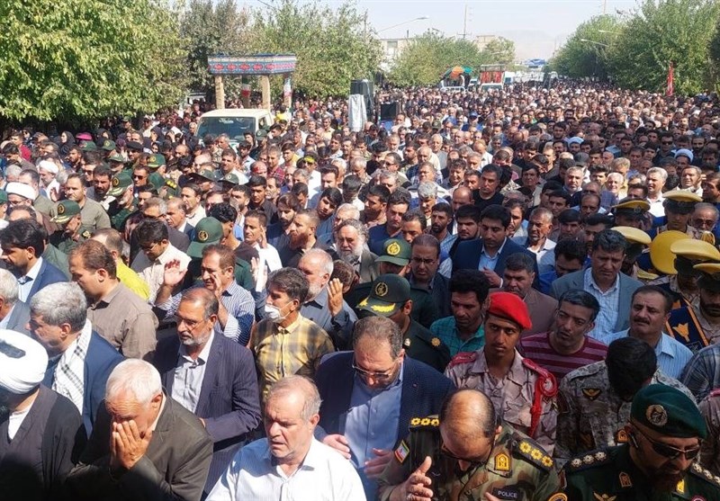 تشییع پیکر شهدای مدافع امنیت "یاسر شجاعیان" و "پوریا خوشنام" در ممسنی