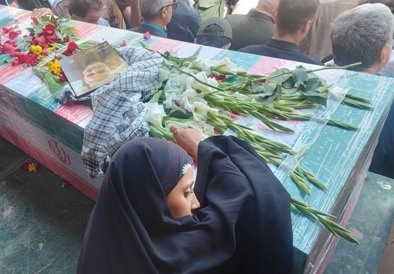 تشییع پیکر شهدای مدافع امنیت "یاسر شجاعیان" و "پوریا خوشنام" در ممسنی