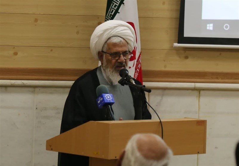 امام جمعه زنجان: واقعیتهای دوران دفاع مقدس به نسل نوجوان و جوان منتقل شود