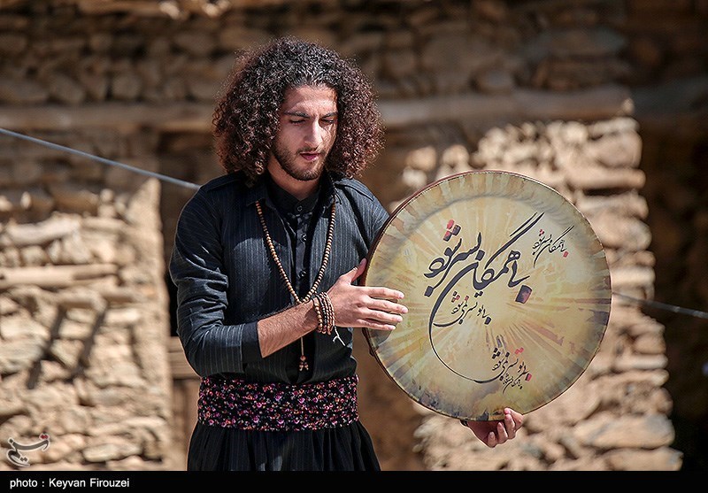 اجتماع بزرگ دفنوازان در روستای ههشمیز سنندج + تصویر