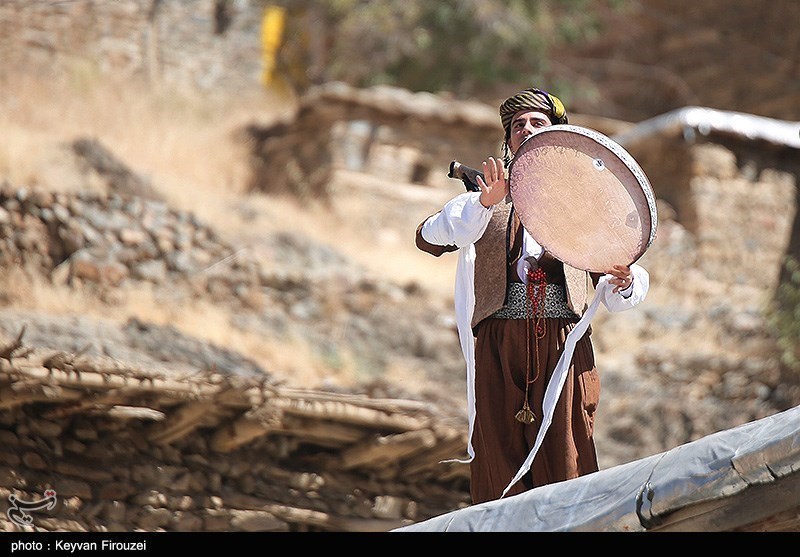 اجتماع بزرگ دفنوازان در روستای ههشمیز سنندج + تصویر