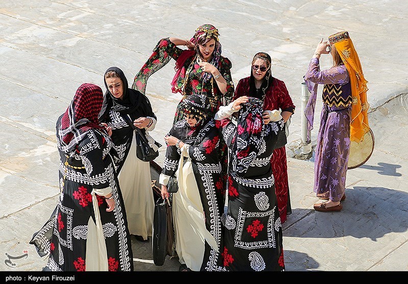 اجتماع بزرگ دفنوازان در روستای ههشمیز سنندج + تصویر