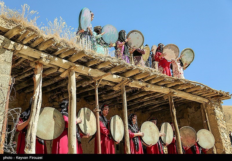 اجتماع بزرگ دفنوازان در روستای ههشمیز سنندج + تصویر