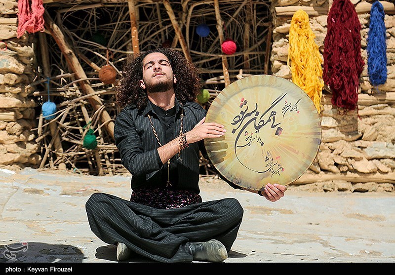 اجتماع بزرگ دفنوازان در روستای ههشمیز سنندج + تصویر